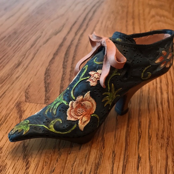 Just The Right Shoe-Versailles - Picture 6 of 7